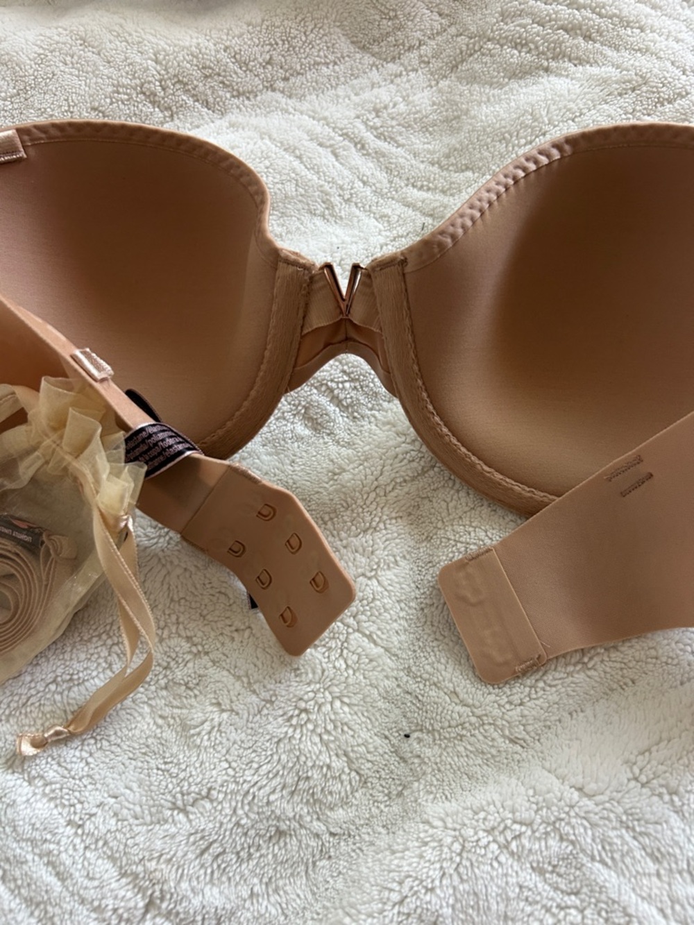 Victoria's Secret Strapless Nude/Tan Smooth Molded Bra - Picture 4 of 7